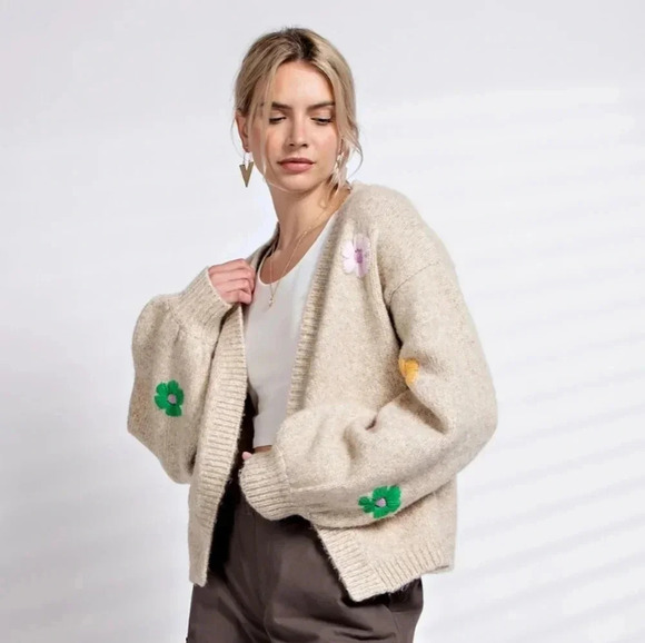New! Easel Flower Floral Embroidered Knitted Khaki Cardigan - Picture 2 of 8